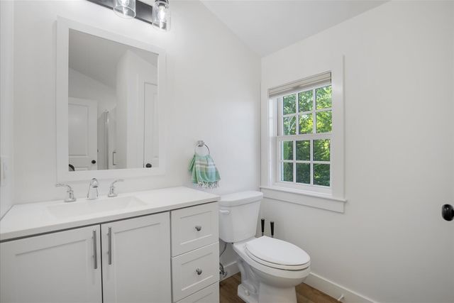 15 Squires Pond Lane, Wellfleet, MA 02667