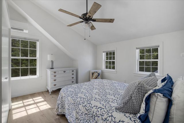 15 Squires Pond Lane, Wellfleet, MA 02667