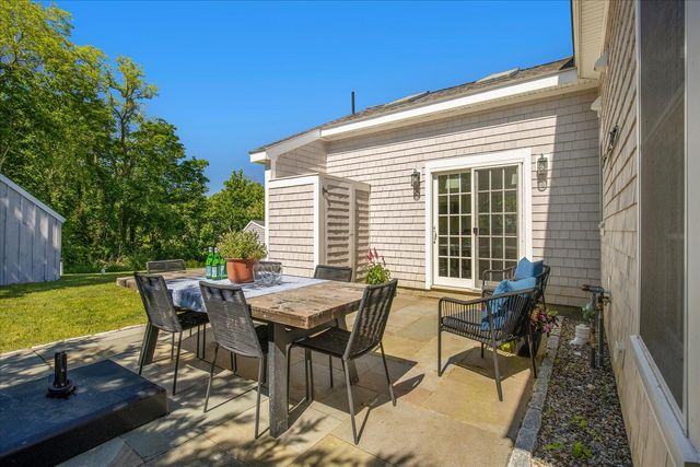 15 Squires Pond Lane, Wellfleet, MA 02667