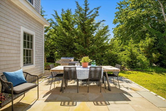 15 Squires Pond Lane, Wellfleet, MA 02667