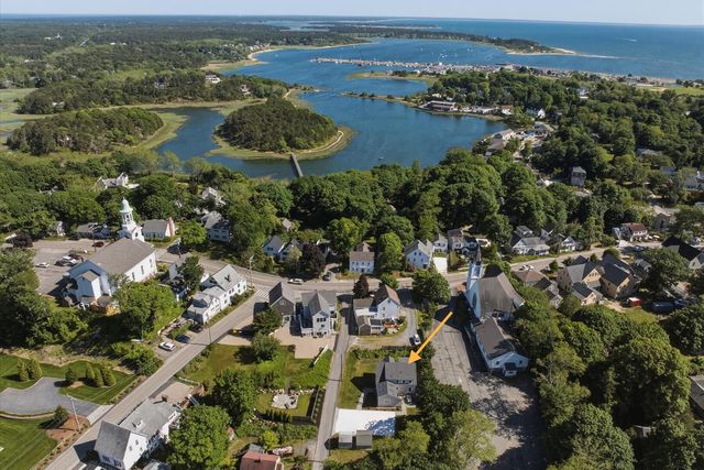 15 Squires Pond Lane, Wellfleet, MA 02667