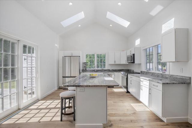 15 Squires Pond Lane, Wellfleet, MA 02667