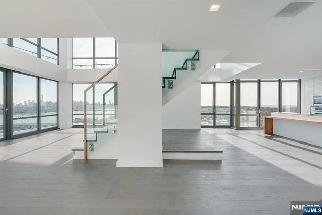 320 Adolphus Avenue 1415, Cliffside Park, NJ 07010