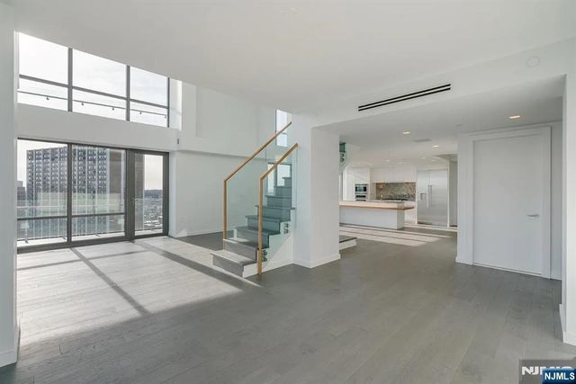 320 Adolphus Avenue 1415, Cliffside Park, NJ 07010