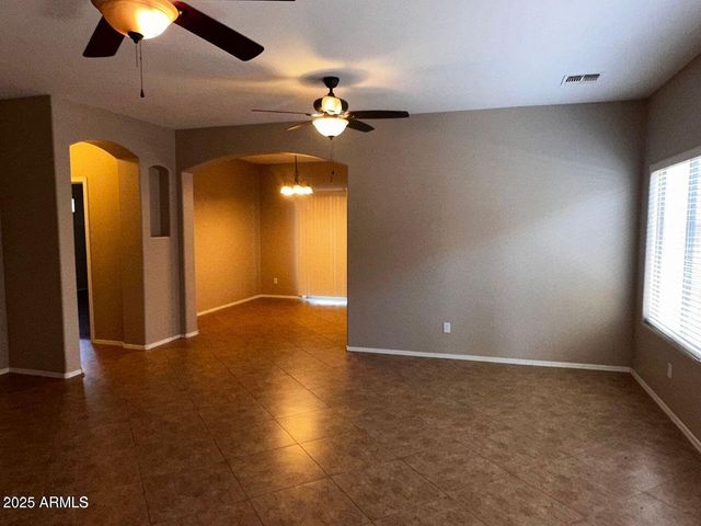 36113 N MIRANDESA Drive, San Tan Valley, AZ 85143