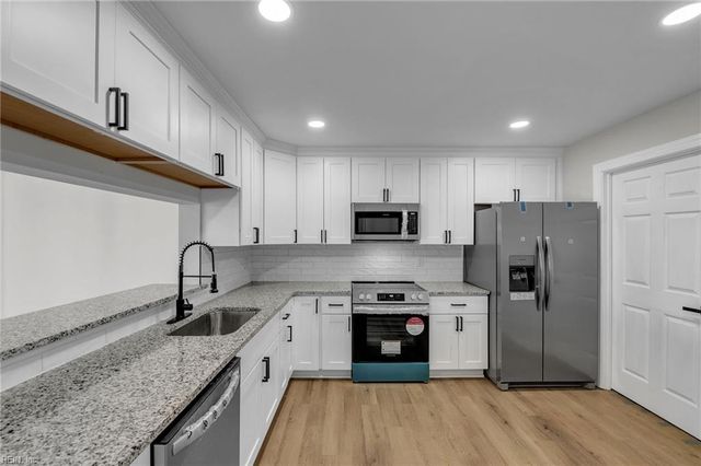 324 Elderwood CT, Virginia Beach, VA 23462