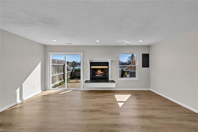 324 Elderwood CT, Virginia Beach, VA 23462