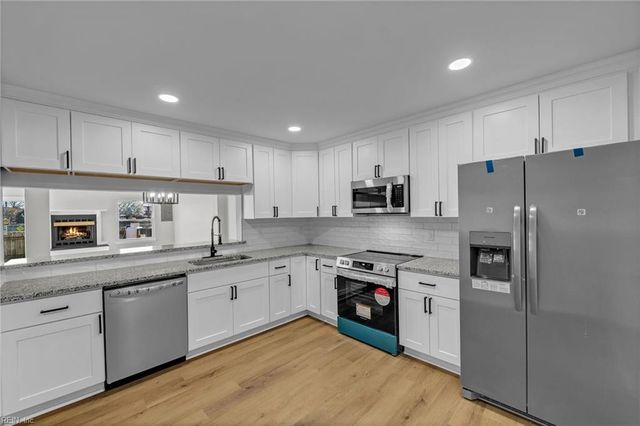 324 Elderwood CT, Virginia Beach, VA 23462