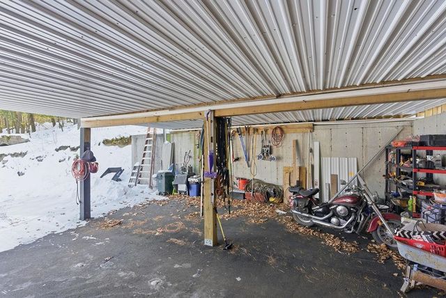 7 Moulton Street, Raymond, NH 03077