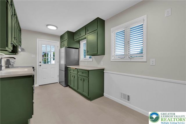 2038 Vista Drive, Bethlehem City, PA 18018