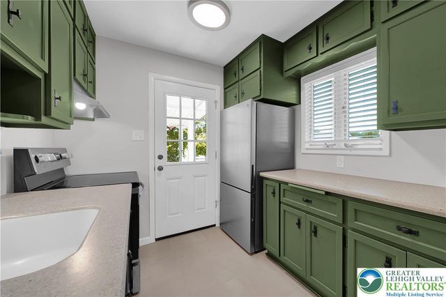 2038 Vista Drive, Bethlehem City, PA 18018