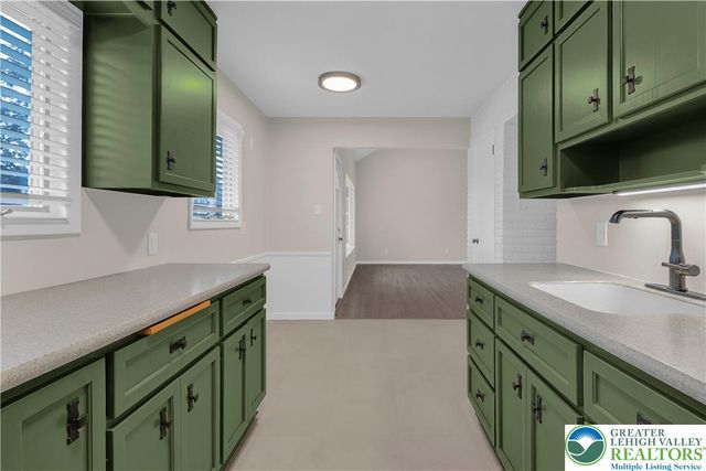 2038 Vista Drive, Bethlehem City, PA 18018