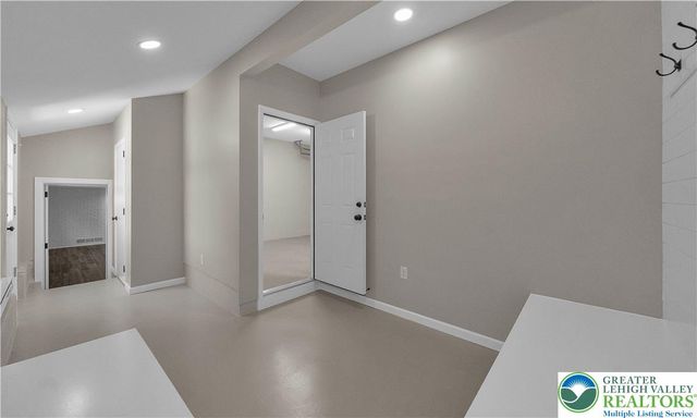 2038 Vista Drive, Bethlehem City, PA 18018