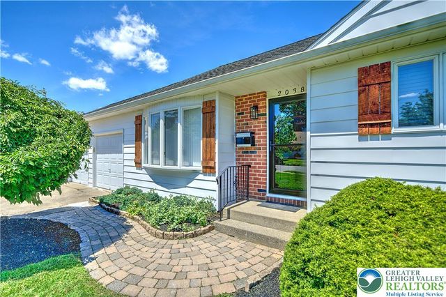 2038 Vista Drive, Bethlehem City, PA 18018