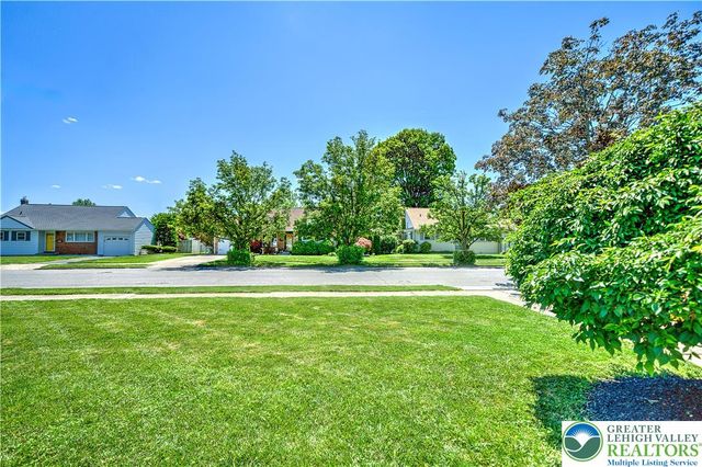 2038 Vista Drive, Bethlehem City, PA 18018