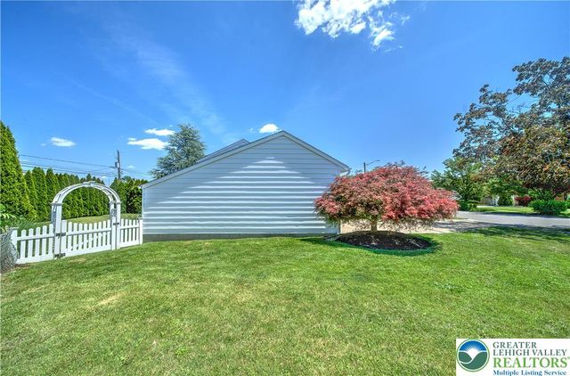2038 Vista Drive, Bethlehem City, PA 18018