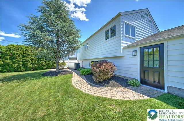 2038 Vista Drive, Bethlehem City, PA 18018