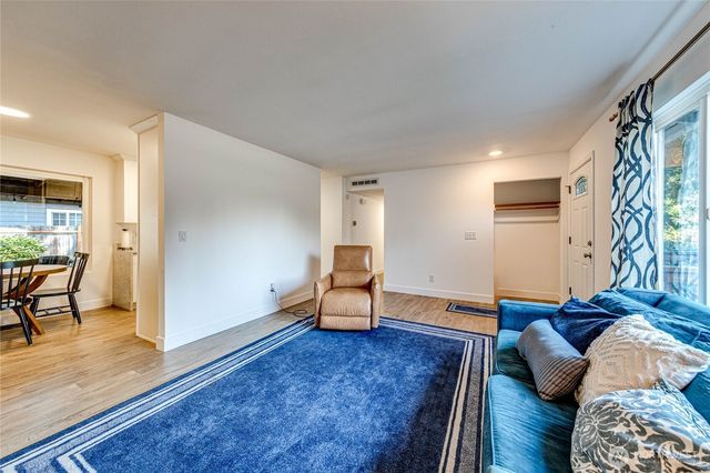 21925 2nd Avenue SE, Bothell, WA 98021