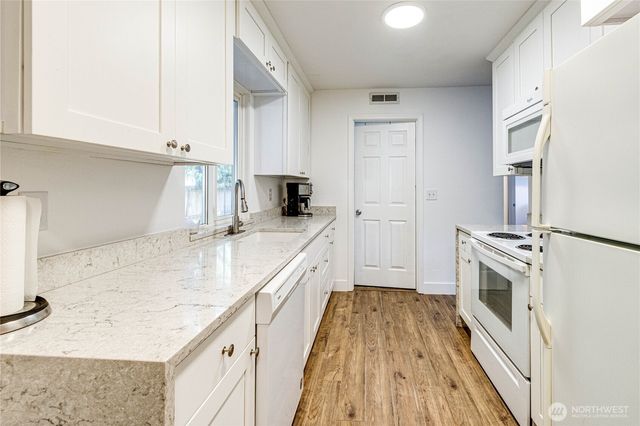 21925 2nd Avenue SE, Bothell, WA 98021