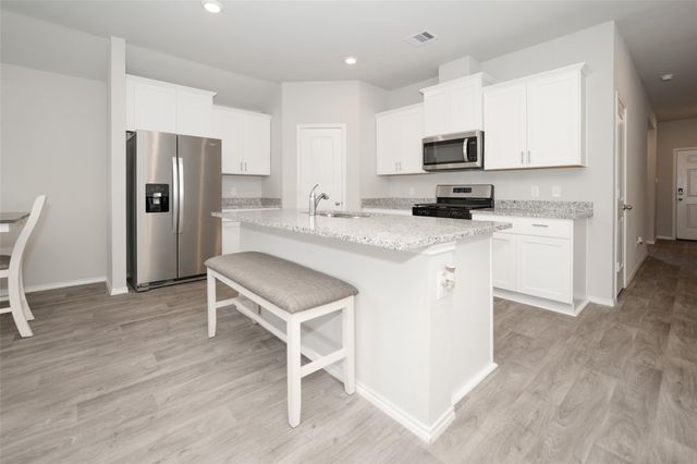 2407 Divot Lane, Navasota, TX 77868