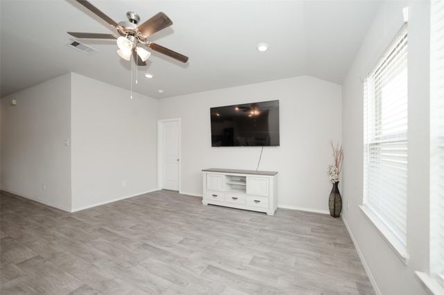 2407 Divot Lane, Navasota, TX 77868