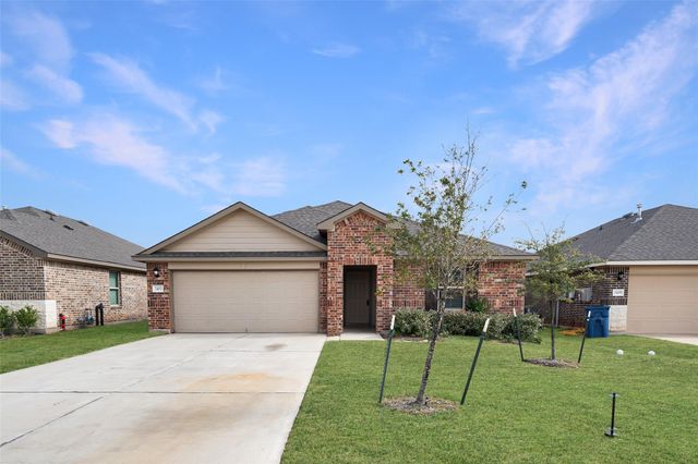 2407 Divot Lane, Navasota, TX 77868