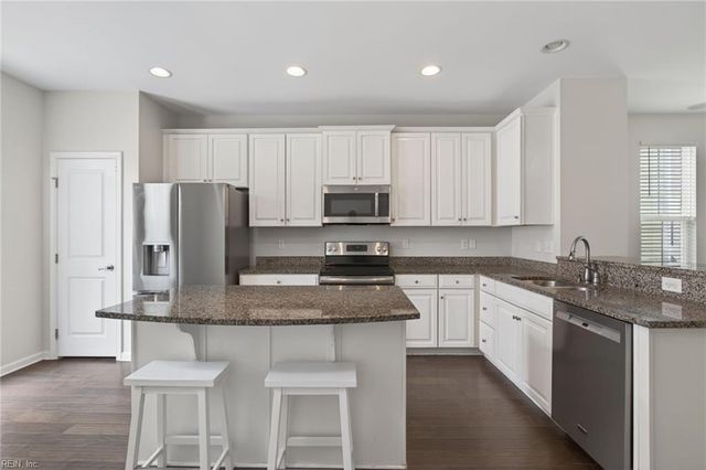 511 Sloane ST, Chesapeake, VA 23324