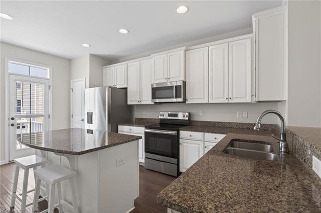 511 Sloane ST, Chesapeake, VA 23324