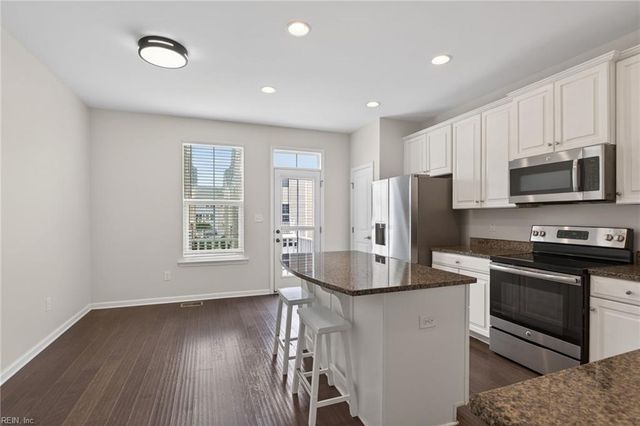 511 Sloane ST, Chesapeake, VA 23324