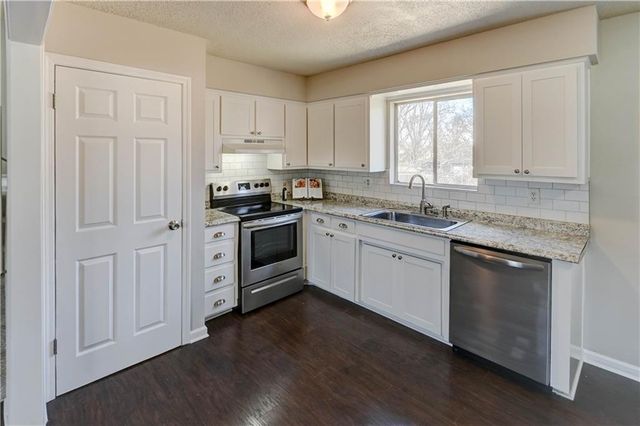 7423 Harris Avenue, Raytown, MO 64133