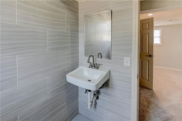 7423 Harris Avenue, Raytown, MO 64133