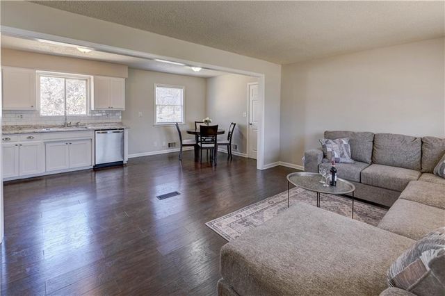 7423 Harris Avenue, Raytown, MO 64133