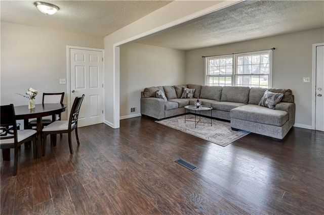 7423 Harris Avenue, Raytown, MO 64133