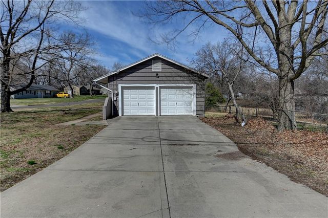 7423 Harris Avenue, Raytown, MO 64133