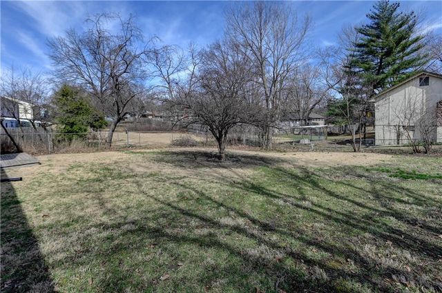 7423 Harris Avenue, Raytown, MO 64133