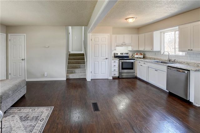 7423 Harris Avenue, Raytown, MO 64133