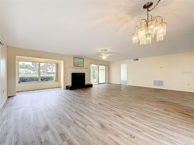 760 VILLAGE CIRCLE 109, Venice, FL 34292