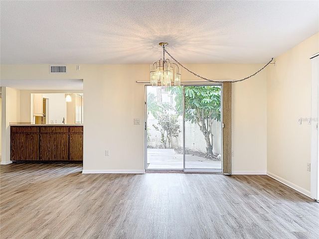 760 VILLAGE CIRCLE 109, Venice, FL 34292