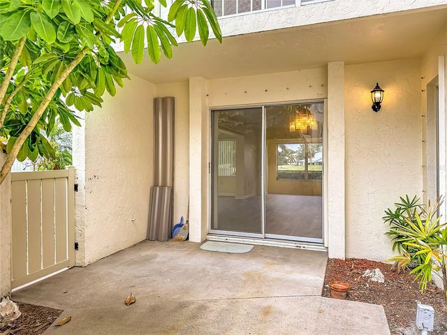 760 VILLAGE CIRCLE 109, Venice, FL 34292