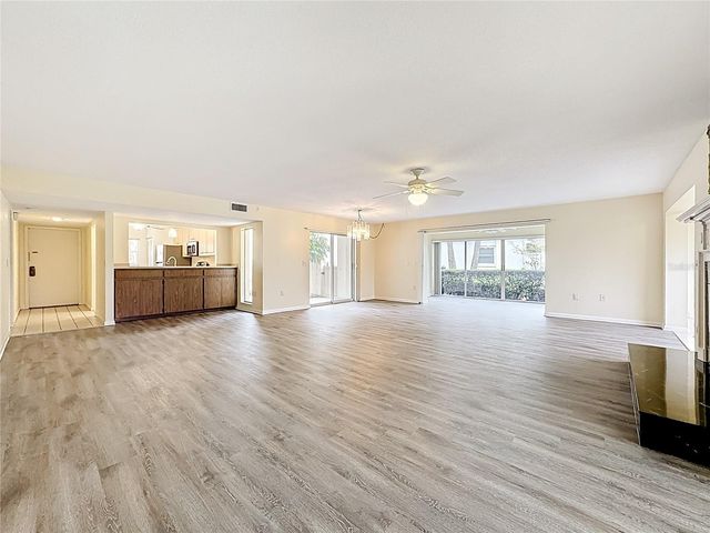 760 VILLAGE CIRCLE 109, Venice, FL 34292