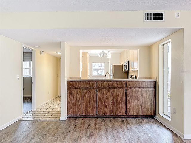 760 VILLAGE CIRCLE 109, Venice, FL 34292