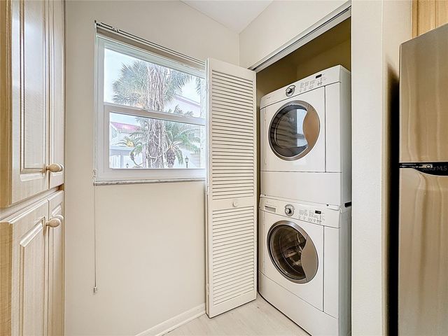 760 VILLAGE CIRCLE 109, Venice, FL 34292