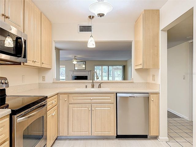 760 VILLAGE CIRCLE 109, Venice, FL 34292