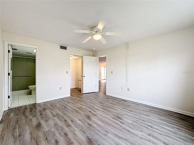 760 VILLAGE CIRCLE 109, Venice, FL 34292