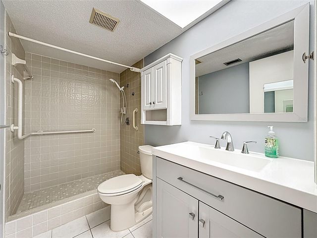 760 VILLAGE CIRCLE 109, Venice, FL 34292