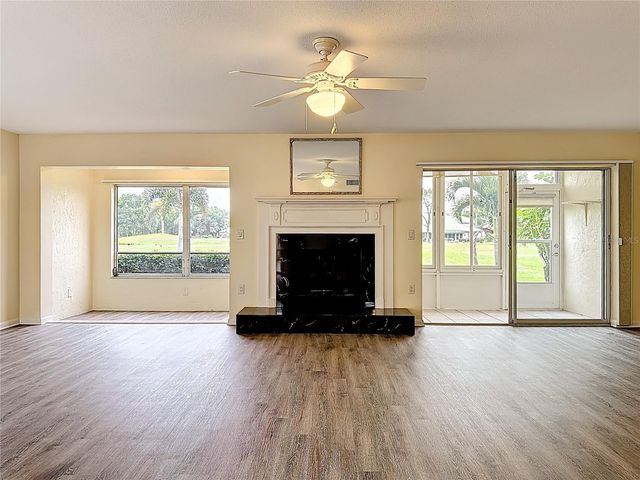 760 VILLAGE CIRCLE 109, Venice, FL 34292