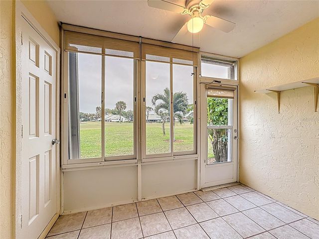 760 VILLAGE CIRCLE 109, Venice, FL 34292