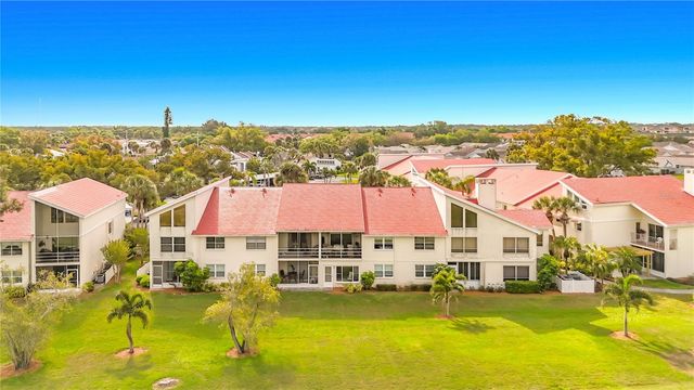 760 VILLAGE CIRCLE 109, Venice, FL 34292