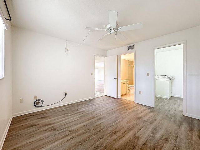 760 VILLAGE CIRCLE 109, Venice, FL 34292