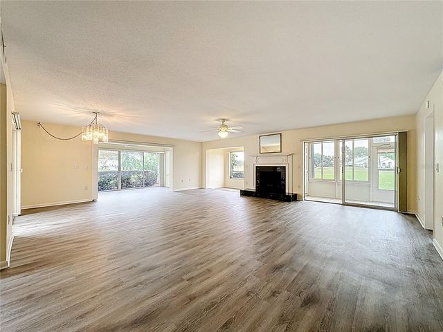 760 VILLAGE CIRCLE 109, Venice, FL 34292